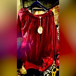 UMGEE WINE VELVETEEN TOP SIZE LARGE
